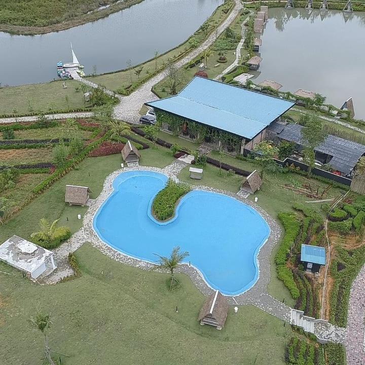 "D'Bamboo Kamp" Desa Wisata Ekang Лагой Екстер'єр фото