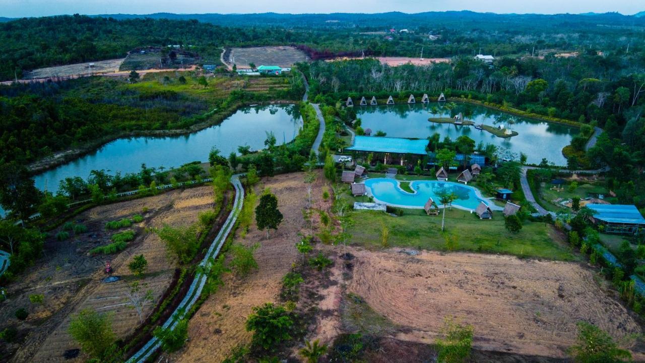 "D'Bamboo Kamp" Desa Wisata Ekang Лагой Екстер'єр фото